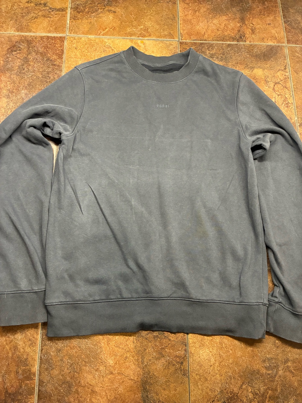 Vuori Men's Crewneck Sweatshirt - Charcoal Gray